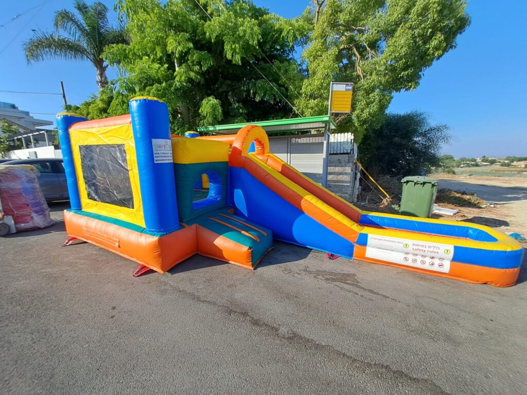 מתנפח טרמפולינה ומגלשה